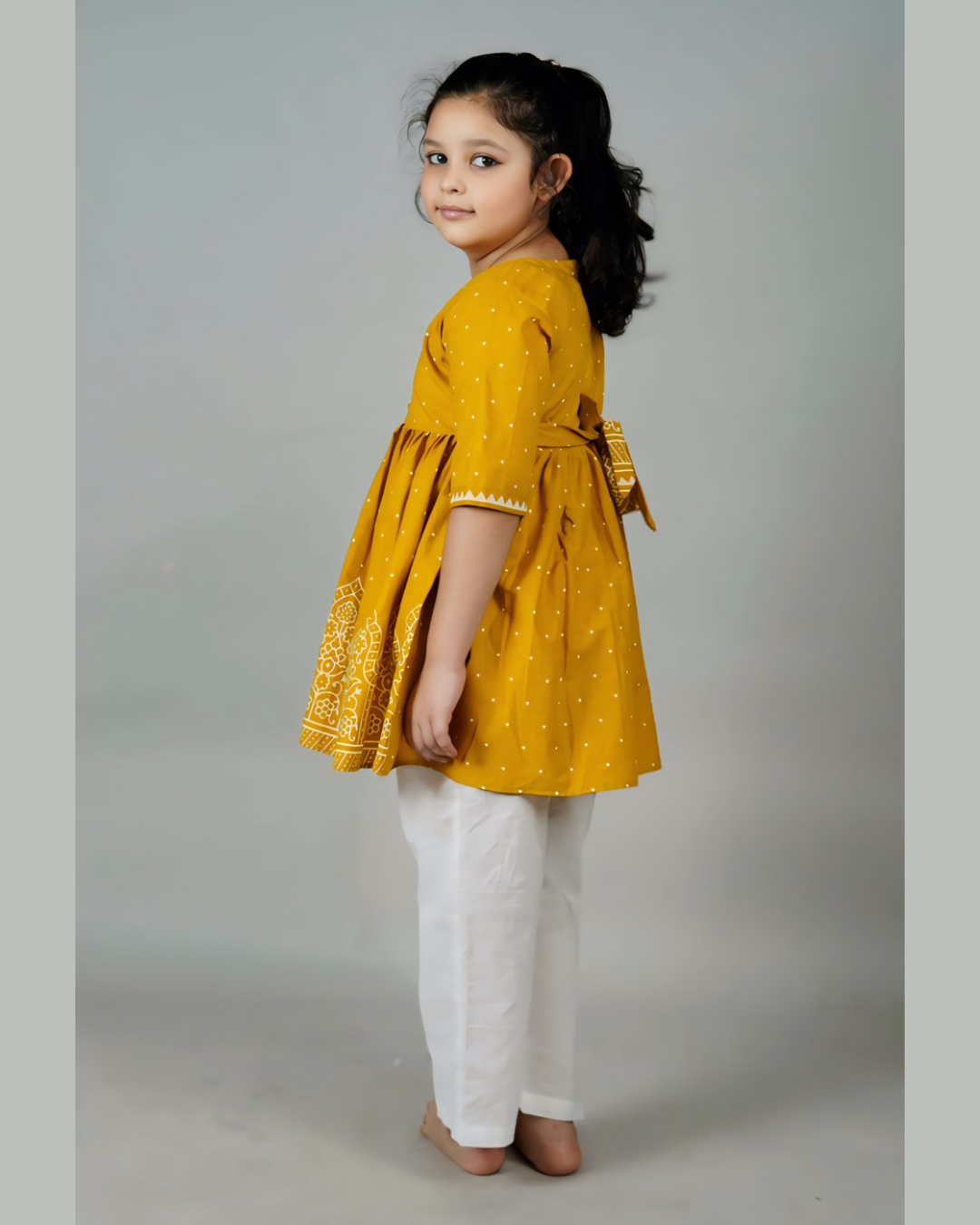 Girls Cotton Printed Kurta With Straight Pant