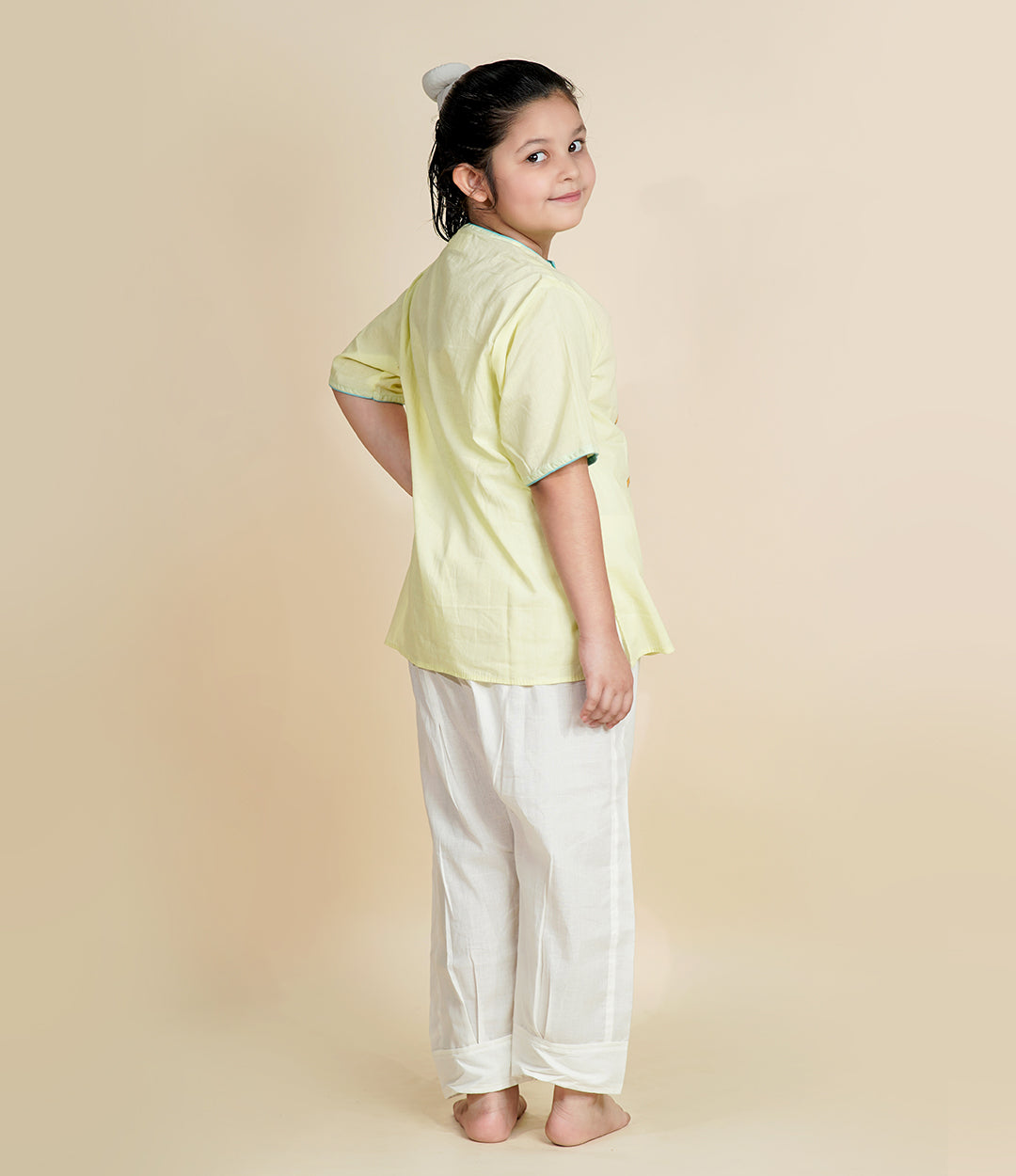 Little Yogi - Surya Namaskar Yoga Set for kids