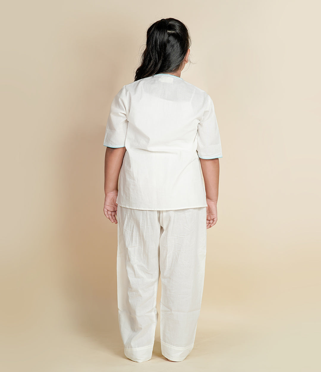 Little Yogi – Girls White Cotton Yoga Set for Kids