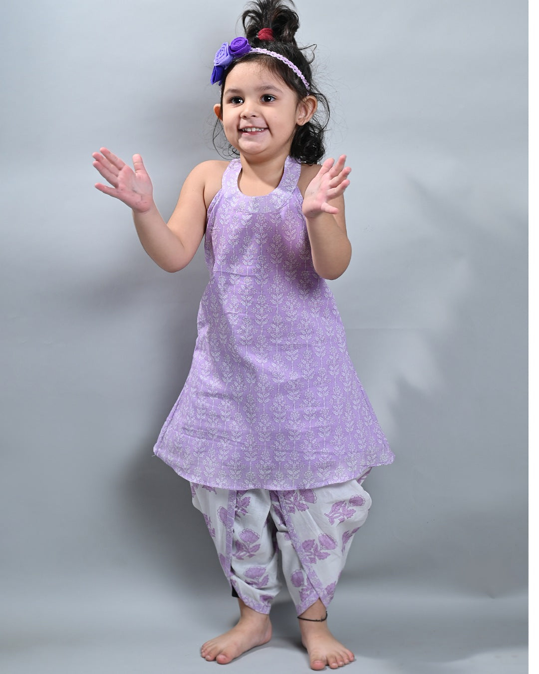 Girls Levender Halter Neck Kurta With Tulip Pant