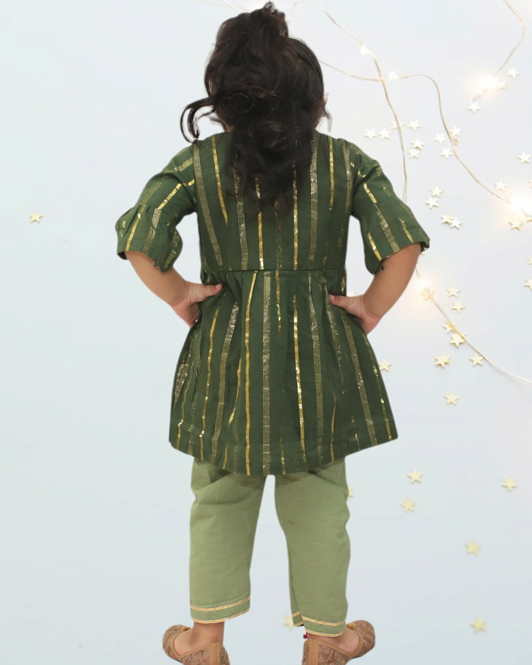 Girls Embroidered Cotton Lurex Green Kurta with Straight Pant