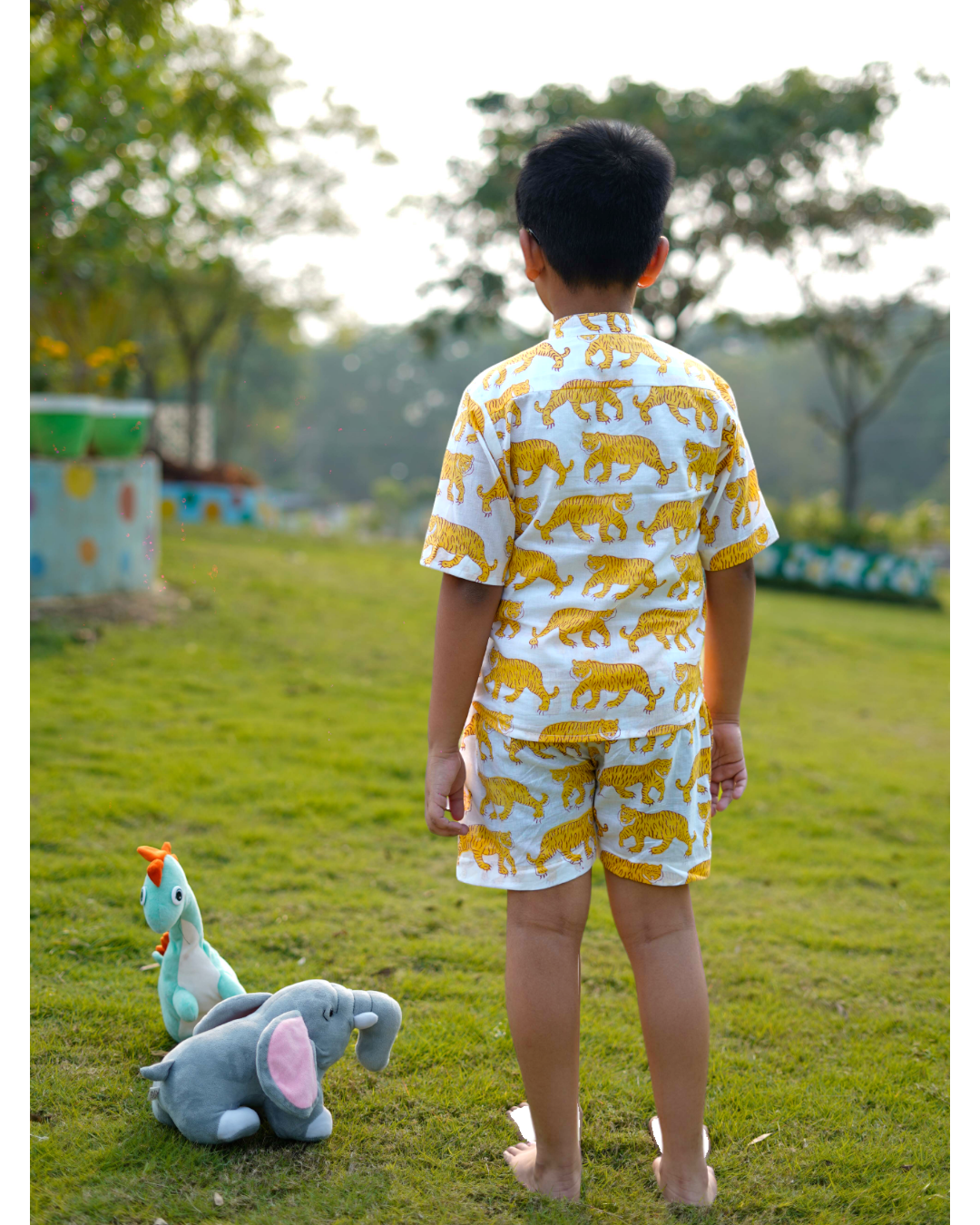 TIGER PRINT SHIRT AND SHORTS