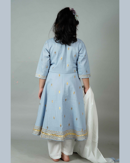 Girls Gota Lace Detailing Flared Kurti With Pant And Dupatta