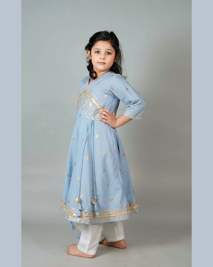 Girls Gota Lace Detailing Flared Kurti With Pant And Dupatta