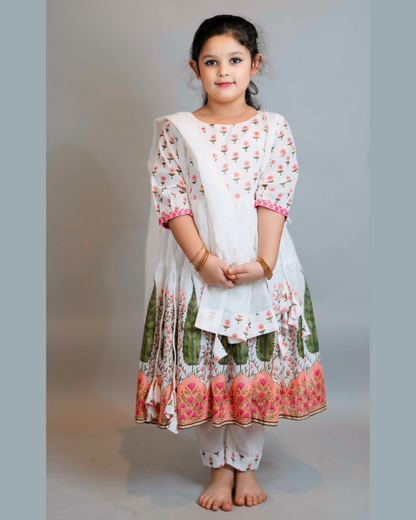 Girls Side knot Peach Kurti And Pant With Dupatta