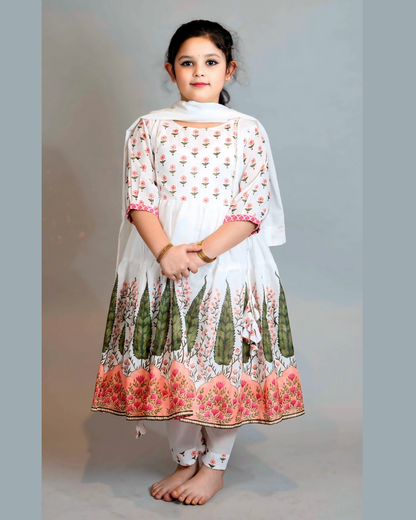 Girls Side knot Peach Kurti And Pant With Dupatta