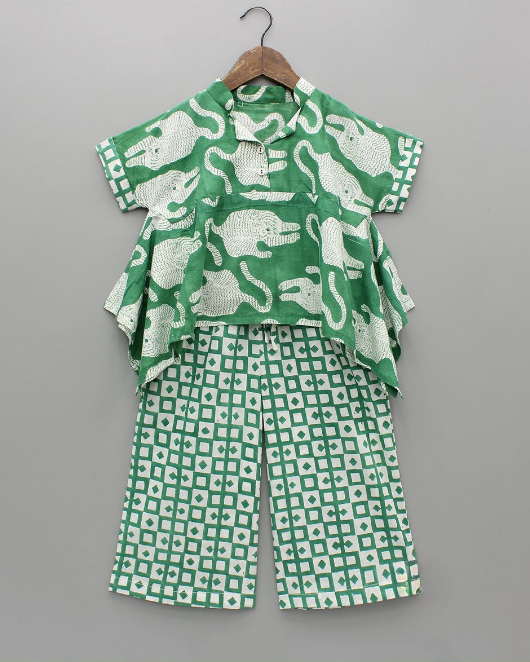 girls animal print green co-ord set 